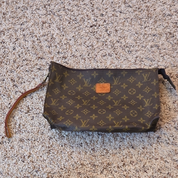 Louis Vuitton Other - Louis Vuitton Monogram Toiletry Bag in Brown